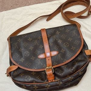 Louis Vuitton Sac Samur 25